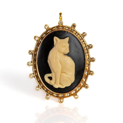 Cats! Cameo Medallion - Gold