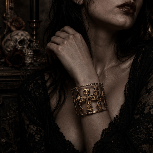 Bourne Again Bat Kissed Cuff - Gold
