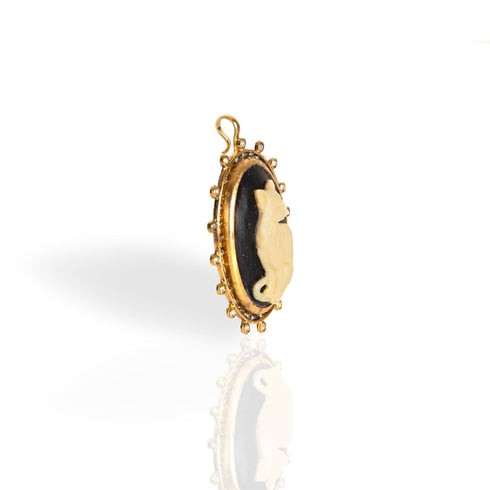 Cats! Cameo Medallion - Gold