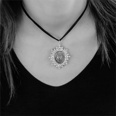 Oval Cloister Sacred Heart Charm Necklace - VSA Designs