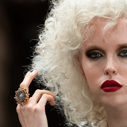 Oval Cloister Sacred Heart Ring - Gold - VSA Designs