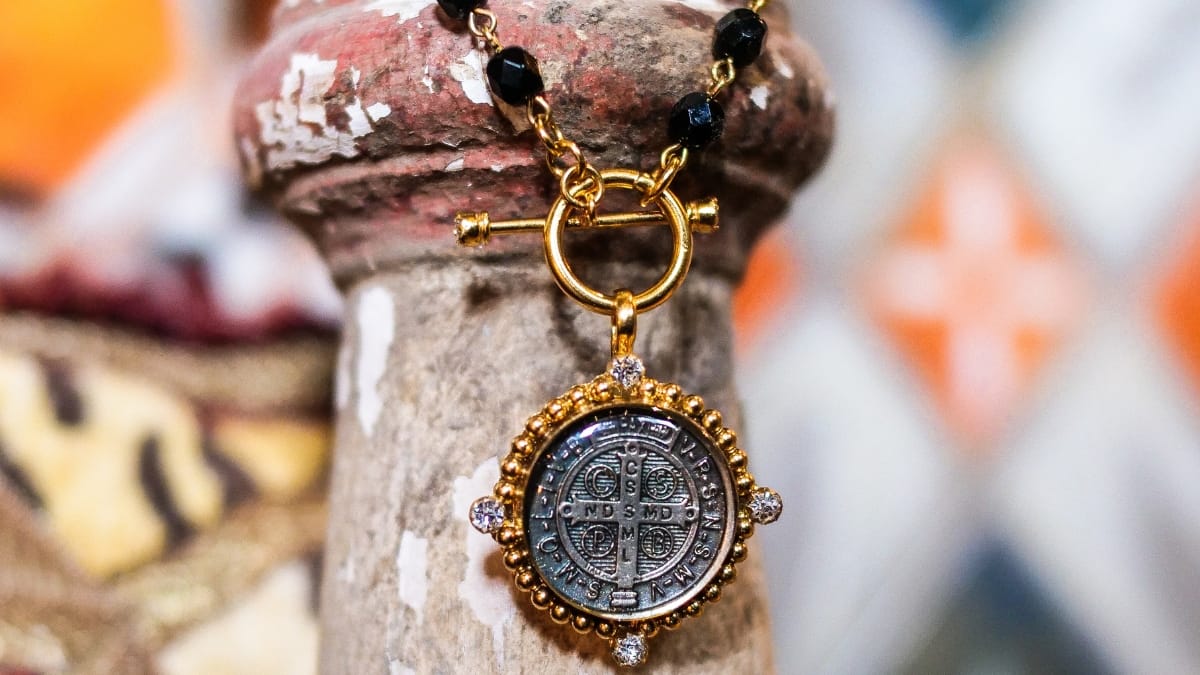 MEDALLIONS – Virgins Saints & Angels